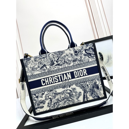 Tote book