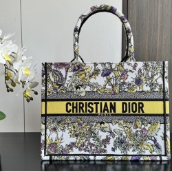 Tote book