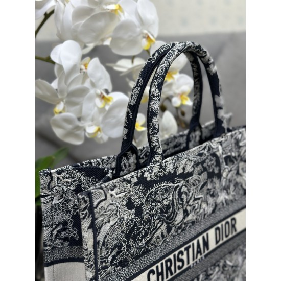 Tote book
