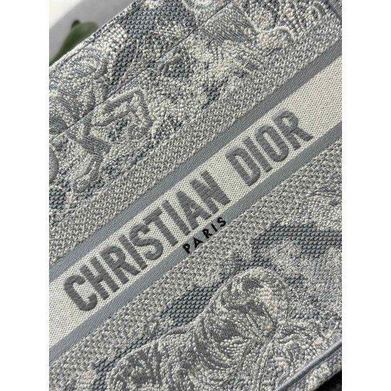 Tote book
