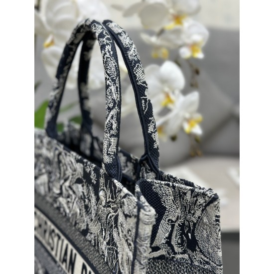 Tote book