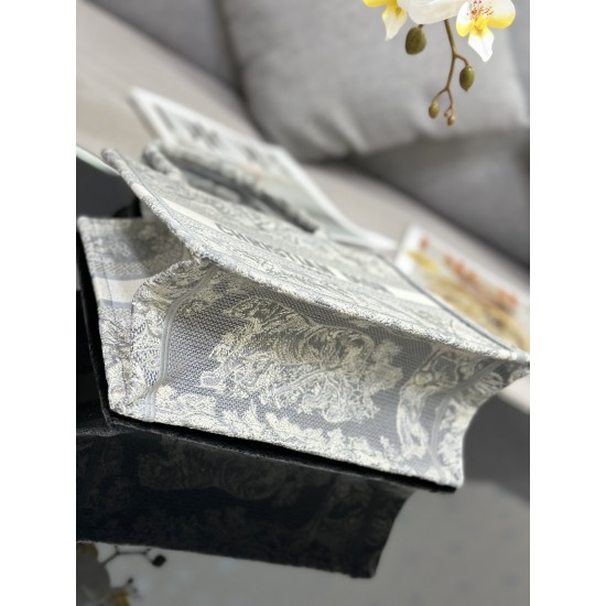 Tote book