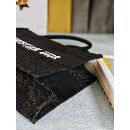 Tote book