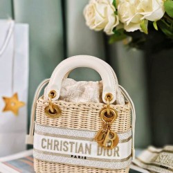 Tote book