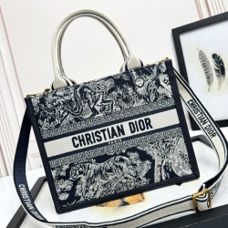 Tote book
