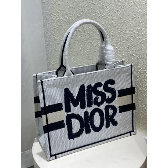 Tote book
