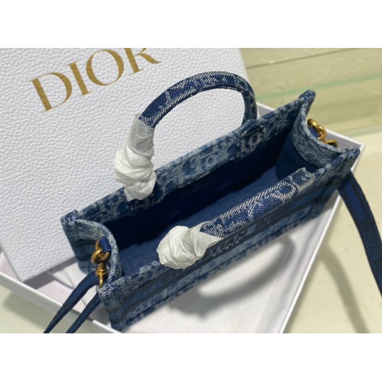 Tote book