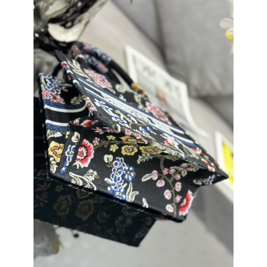 Tote book