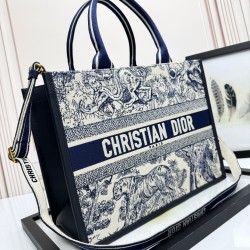 Tote book