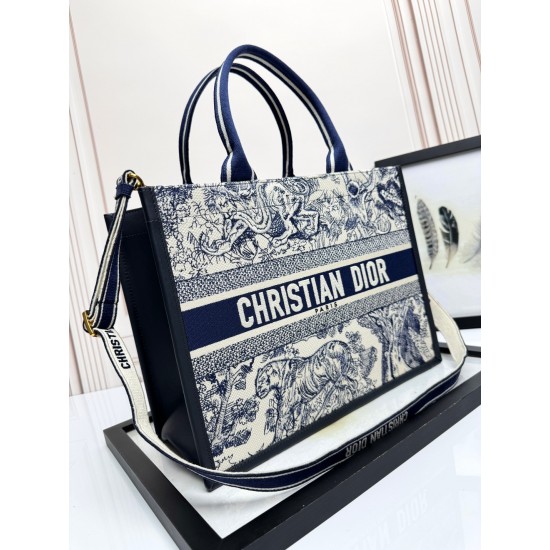 Tote book