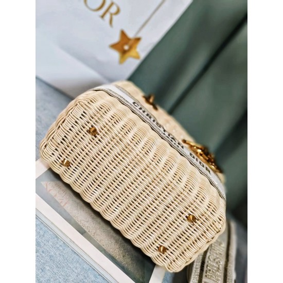 Tote book