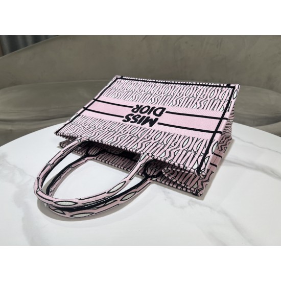 Tote book