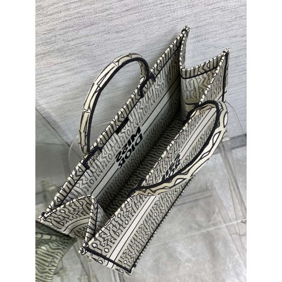 Tote book