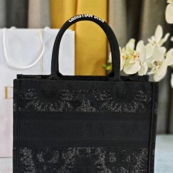 Tote book