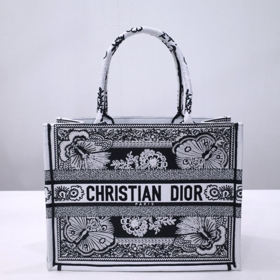 Tote book