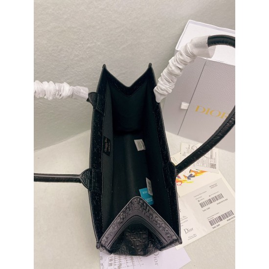 Tote book