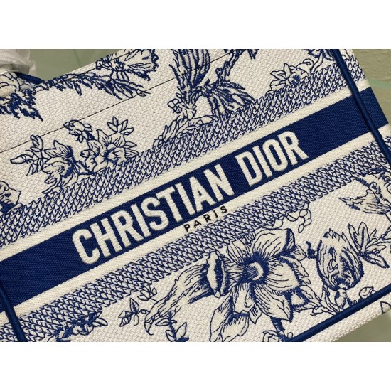 Tote book