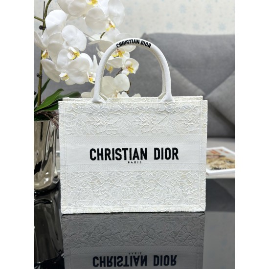 Tote book