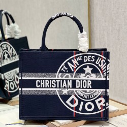 Tote book
