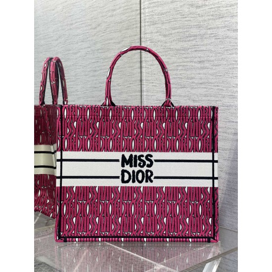 Tote book