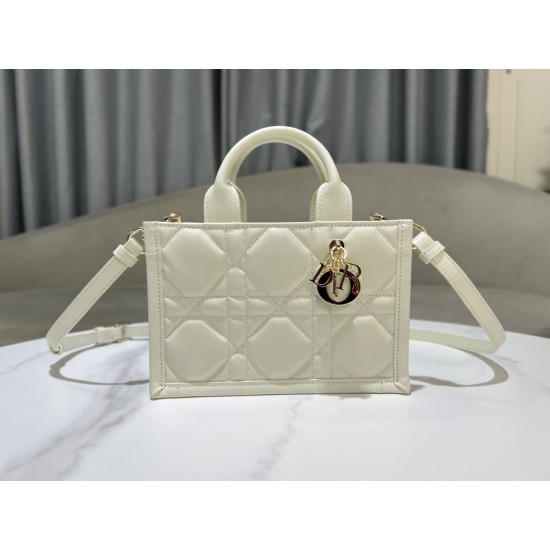 Tote book