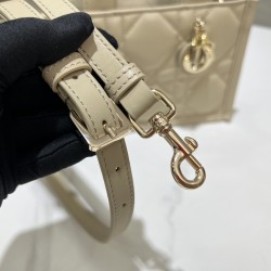 Tote book