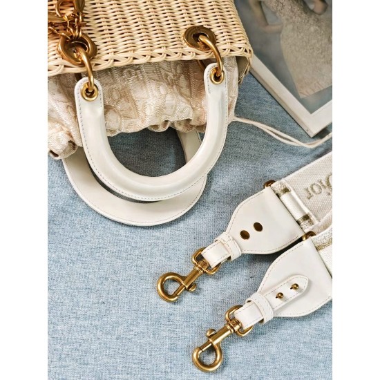 Tote book