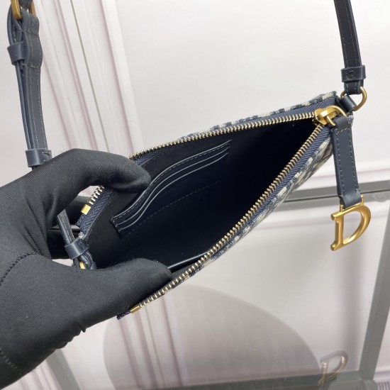 Saddle