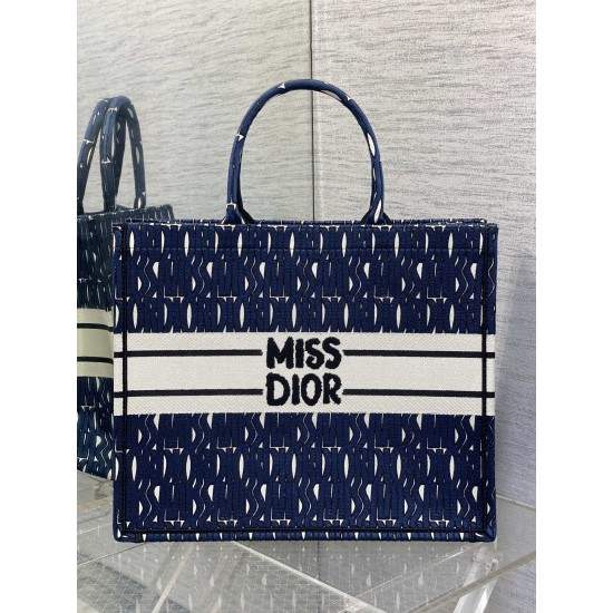 Tote book