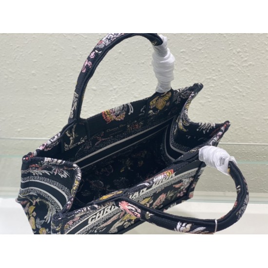 Tote book