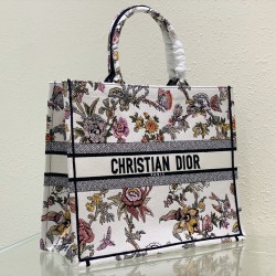 Tote book