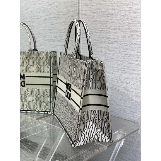 Tote book