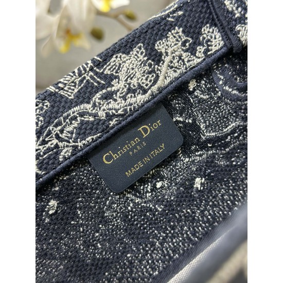 Tote book