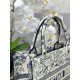 Tote book