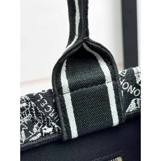 Tote book