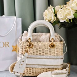 Tote book