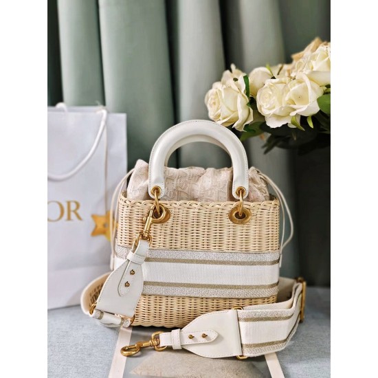 Tote book