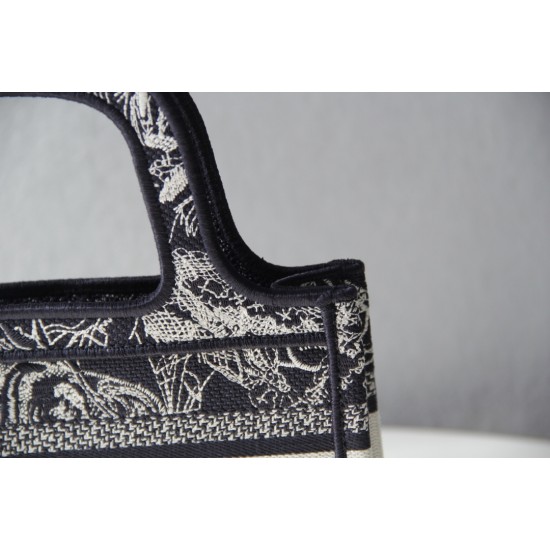 Tote book