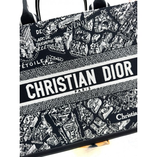 Tote book