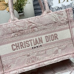 Tote book
