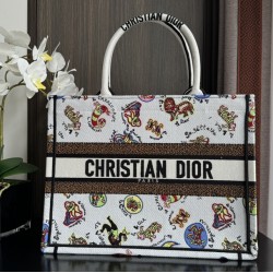 Tote book