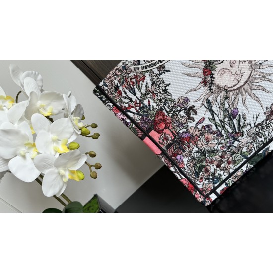Tote book