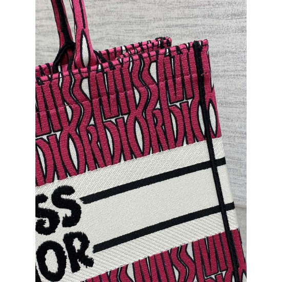 Tote book
