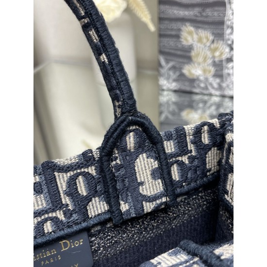 Tote book Tote book