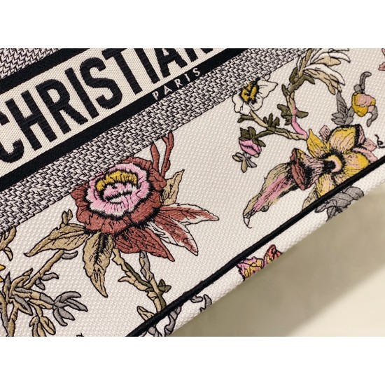 Tote book