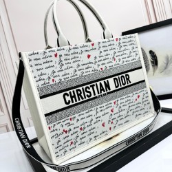 Tote book
