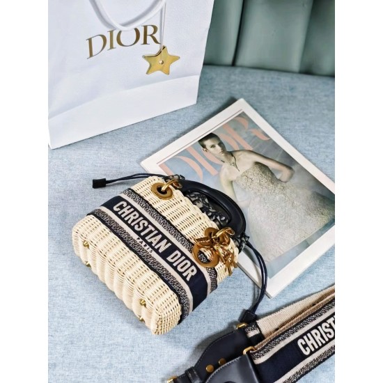 Tote book