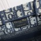 Tote book
