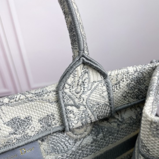 Tote book