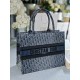 Tote book Tote book
